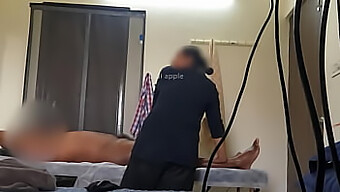 Filmati Catturati Segretamente Di Una Sensuale Visita Alla Spa