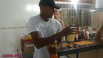 Minha Esposa Me Traiu Durante Uma Confraternização Com Amigos (Sem Sinceridade)